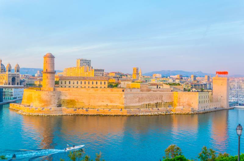 Le droit de la copropriété face aux locations Airbnb : un avocat à Marseille vous conseille